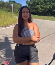 L3024007 Ela vendia suco antes de atender os clientes tom part2