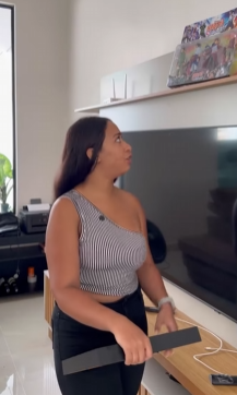 L3024005 Dando brinquedos para afilhados com condição de part2