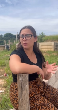 L3024001 Ele dava um bloco de cimento todos os dias para na part2