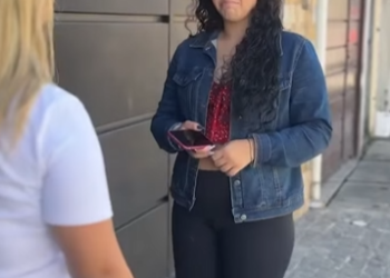 L3126004 Ela preferiu jogar fora sua TV do que dar pra su parte 2