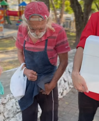 L3026007 Pegava dinheiro do pai, até receber que mereci part2