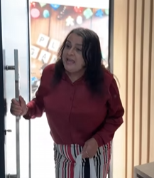 L0107003 Mulher na alimentava part2