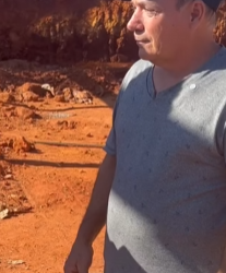 L3109002 Patroa gastava dinheiro do funcionário! parte 2