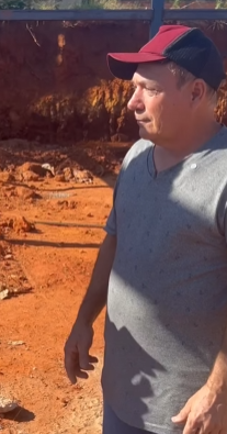 L3109002 Patroa gastava dinheiro do funcionário! parte 2