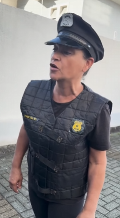 L0115005 Nunca mexa com uma Pol part2