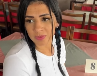 L2726002 Ela aproveitou Voz da garçonete para se tornar parte 2