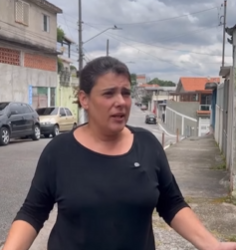 L2701007 Essa jovem tinha um jeito muito estranho de comer, parte 2