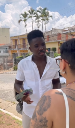 L2801003 Milionário testa muitas mulheres para encontrar parte 2