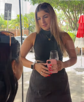 L2826006 Ele testou esta garçonete para descobrir se era um parte 2