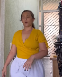 L2901001 Ela chegava do trabalho tinha que lavar cozinh parte 2