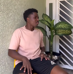 L2901003 Jovem deixa reais para uma pessoa irmã deu parte 2