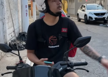 L2904006 Garota de moto se apaixona pelo futuro chefe fic parte 2