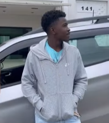 L2924007 Ele retorna para sua cidade encontra isso part2