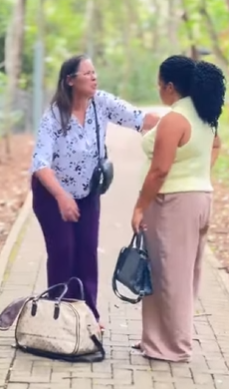 L3003005 Nora tenta abandonar sogra em um parque porque part2