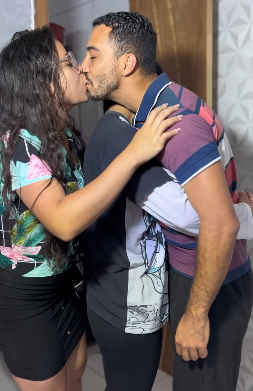 L3005002 Eles traiam ela debaixo part2