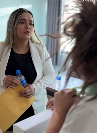 L2226005 Elas deram esse tratamento colega de trabalho ma part2