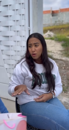 L0424001 Uma amiga vale muito custa pouco, mas grande part2