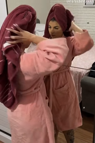 L0204006 Essa mulher vaidosa queria viver uma vida que não part2