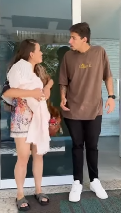 L0515002 Ele abαndonou Esposα sua filhα mas mundo dá volt part2