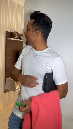 L0209002 marido depois de horas de trabalho só queria part2