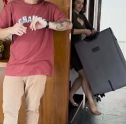 L0615001 Ela Obrigava S0grα comer no chão mas as coisas part2