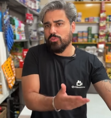 L0626004 Ela aproveitou que sua amiga estava no mercado, pa part2