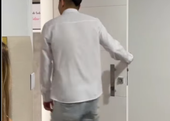 L0704001 Ele pagou essa mulher sem saber que ela era uma part2