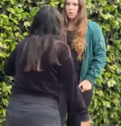 L0712003 Será que ela tem um bom motivo para ter beijado part2