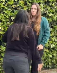 L0712003 Será que ela tem um bom motivo para ter beijado part2