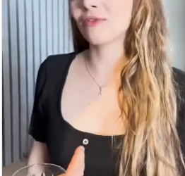 L0215006 Graças ao Espelho ela Descobriu toda verdade part2