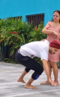 L1405001 views reactions Ela humilhou esse morad part2