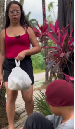 L1805002 Ajudou mini morador de Rua part2