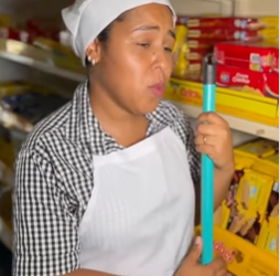 L2109004 Patrão não aguentou ver filho de empregada com fom part2