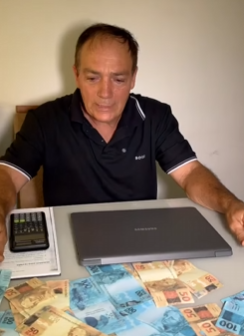 L2009003 Milionário testa funcionários dar uma grande rec part2