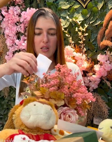 L0904005 Ela trocou os nomes dos presentes por esse motivo parte 2