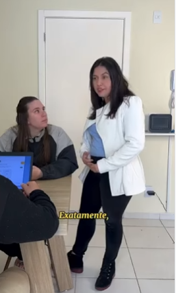 L0212006 Ela quis obrigar moça usar elevador de servi part2