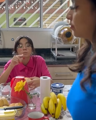 L1001001 Quem come com os olhos sempre acaba deixando com part2