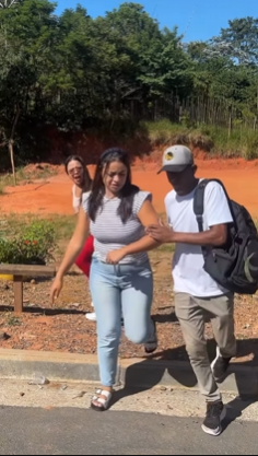 L1005003 Ela pediu ajuda essa part2