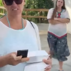 L1312002 Olha que essa mãe fazia com própria filha part2