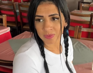 L1604002 Ela aproveitou Voz da garçonete para se tornar part2