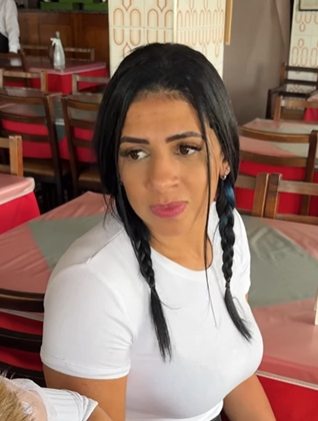 L1604002 Ela aproveitou Voz da garçonete para se tornar part2