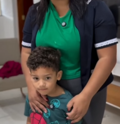 L1418004 UM GESTO LINDO