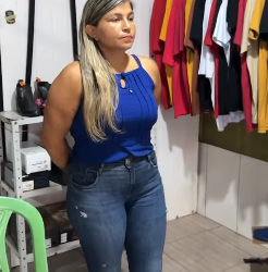 L0220002 Ela escreveu isso embaixo do pe para pedir ajuda, part2