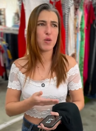 L1104003 Ela quis trocar roupa depois de ter usado parte 2