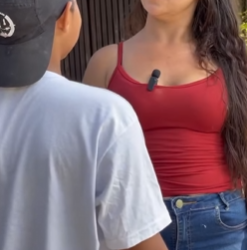 L1105003 Novelinha mulher está com part2