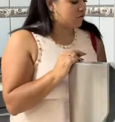 L1303005 Esposa via reflexo do ex no marido isso te causa part2