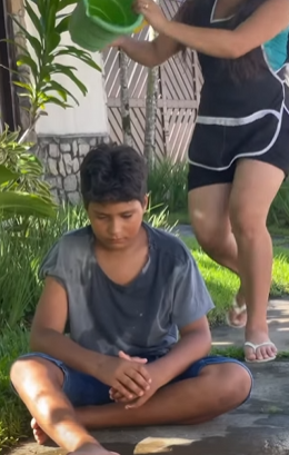 L1205001 Empregada Doméstica não aceita menino com fome part2