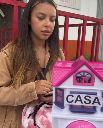 L1209002 Milionário dá casa nova para uma linda mulher da part2