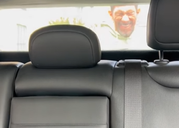 L1209003 Milionário dá um caminhonete cheio de dinheiro par part2