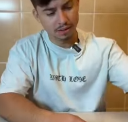 L1603003 empregada despreza alimento que patrao da part2